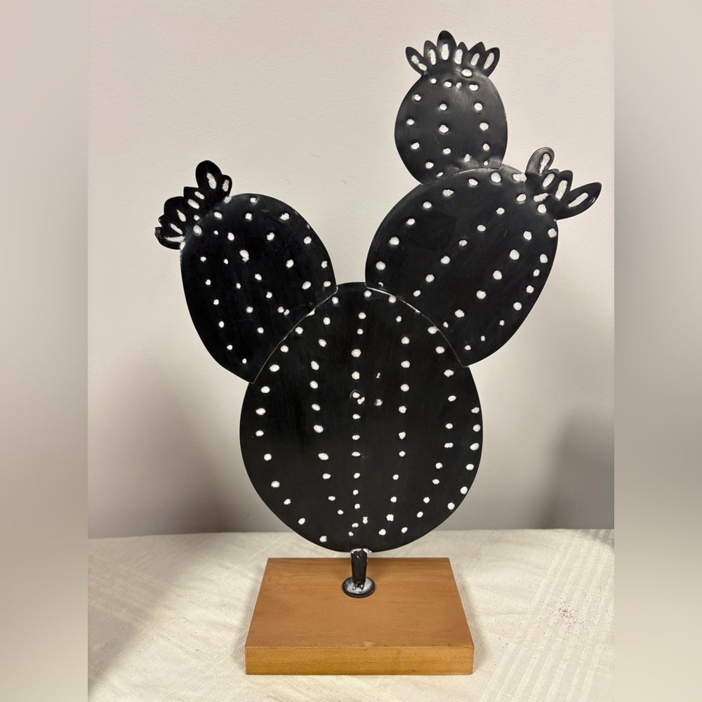 Pier 1 Metal cactus